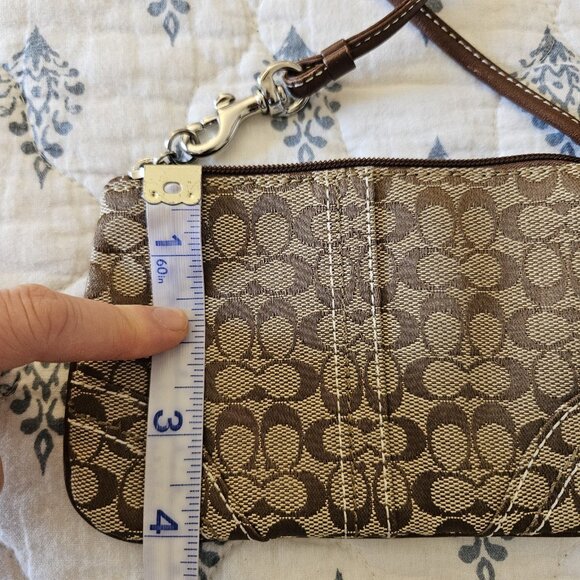 Wristlet - Picture 4 of 12